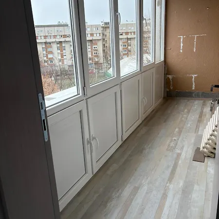 ゲストハウス Dubai Marina スコピエ