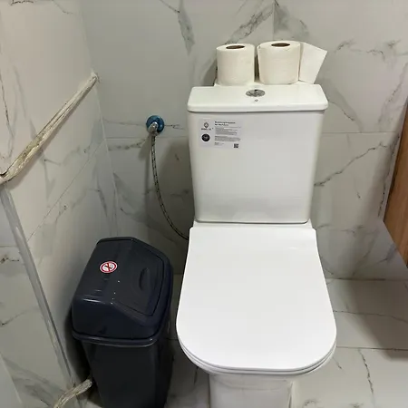 ゲストハウス Dubai Marina スコピエ