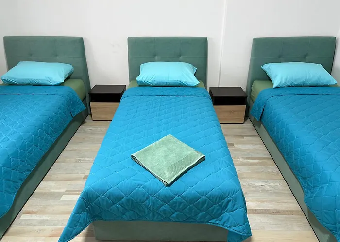 Dubai Marina Guest house *